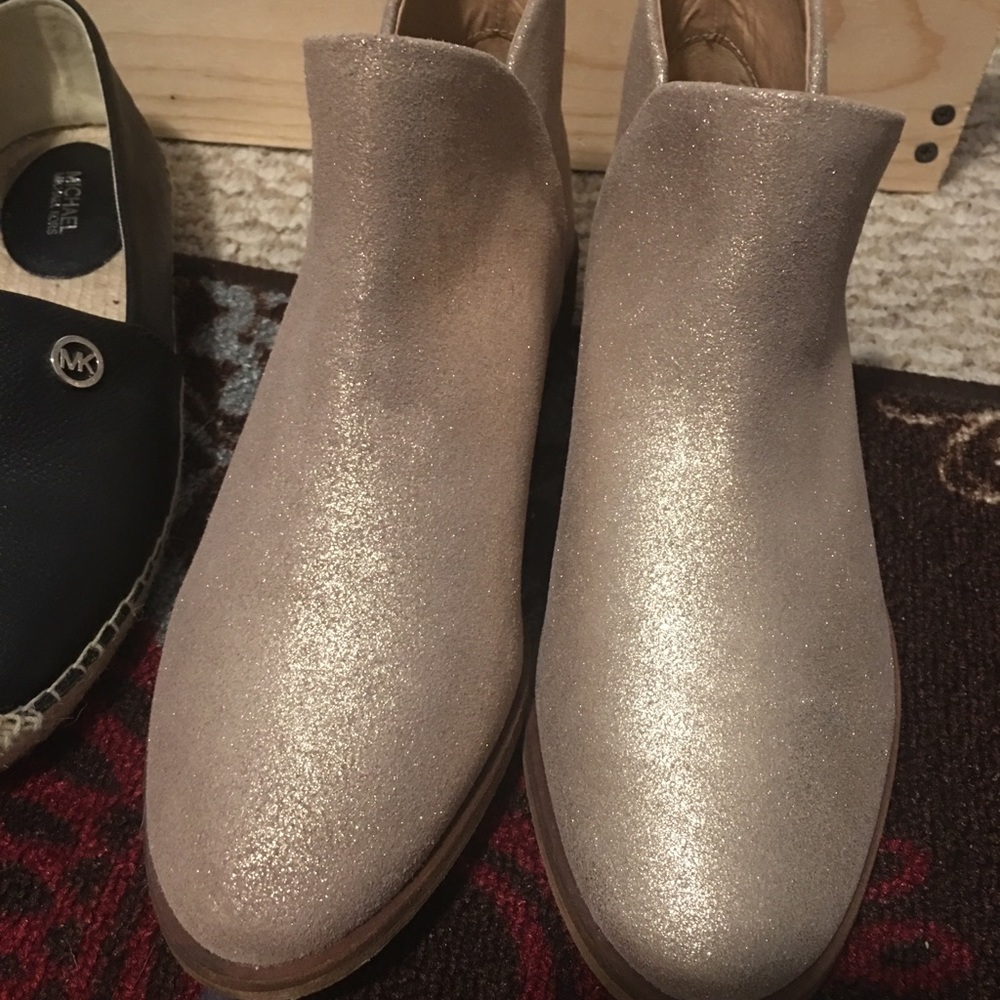 New Champagne colored botties